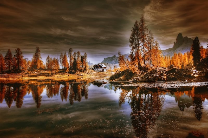 Riverside Lodge